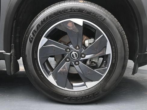 Certified 2026 Nissan Rogue SV AWD/4WD image 16