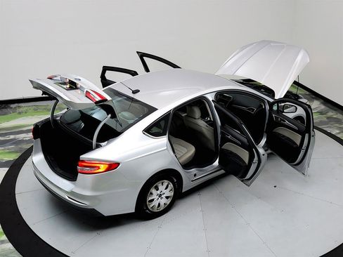 Used 2019 Ford Fusion S image 38