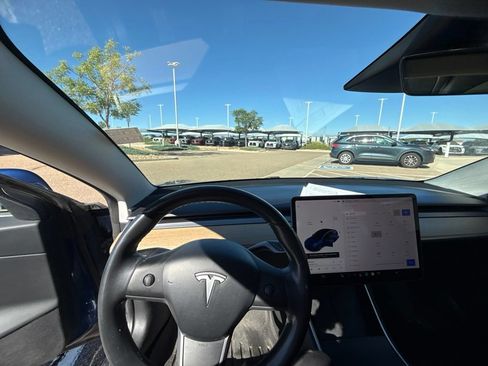 Used 2018 Tesla Model 3 AWD/4WD image 17