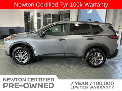 Used 2023 Nissan Rogue S FWD image 3