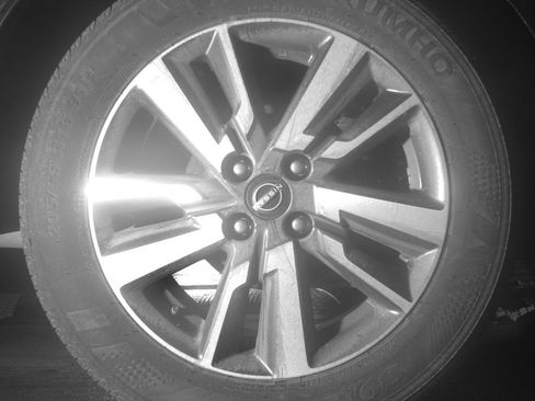 Used 2025 Nissan Versa SV FWD image 15