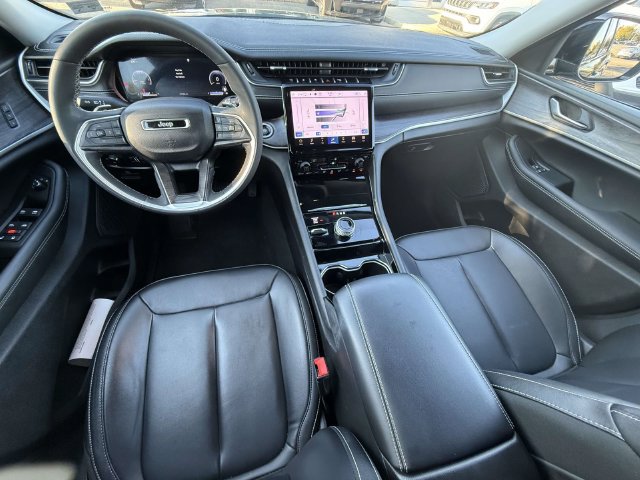 Used 2023 Jeep Grand Cherokee Limited AWD/4WD image 12