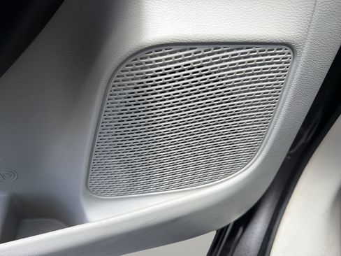 Used 2017 Chrysler Pacifica Touring Plus FWD image 19