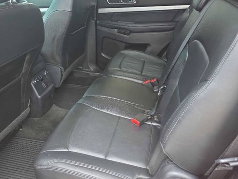 Used 2016 Ford Explorer XLT w/ Equipment Group 202A AWD/4WD image 13