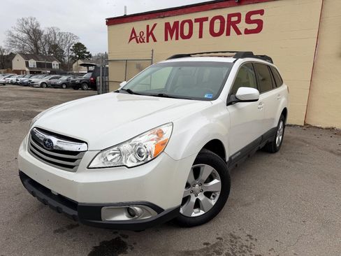 Used 2010 Subaru Outback 2.5i Premium image 1