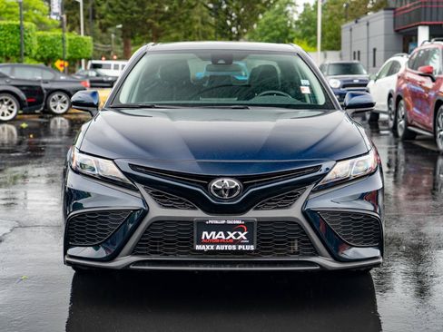 Used 2021 Toyota Camry SE FWD image 3