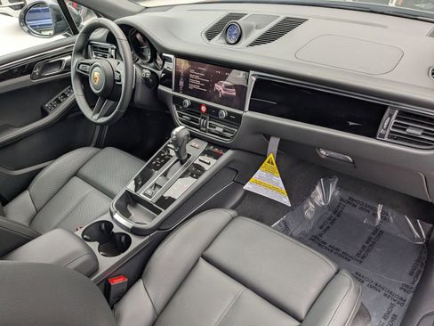 New 2026 Porsche Macan image 26