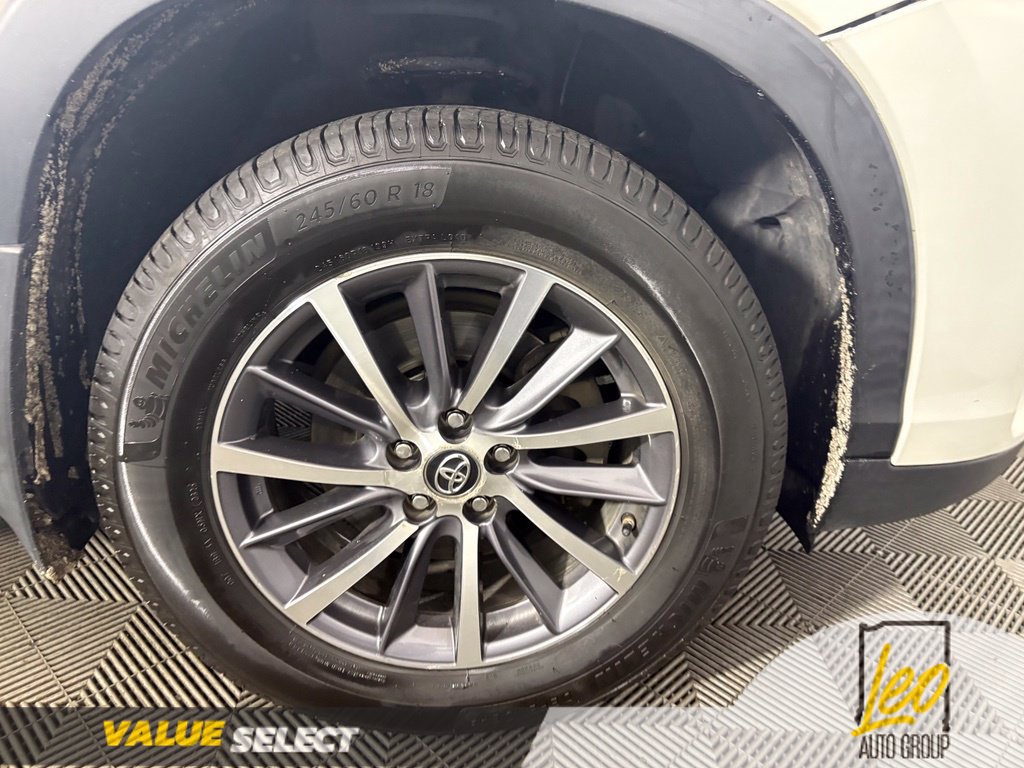 Used 2018 Toyota Highlander XLE AWD/4WD image 30