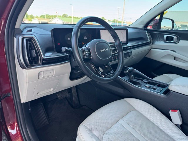 Used 2025 Kia Sorento EX w/ Panoramic Sunroof Package FWD image 18