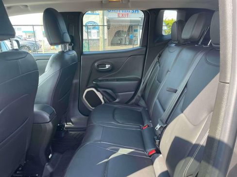 Used 2016 Jeep Renegade Limited w/ Trailer Tow Group AWD/4WD image 12
