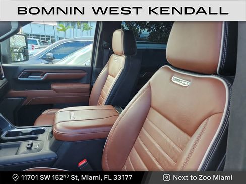 Used 2025 GMC Sierra 2500 Denali Ultimate w/ Max Trailering Package image 8