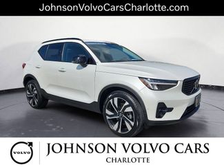 Certified 2025 Volvo XC40 B5 Plus image 1