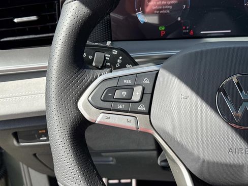 New 2026 Volkswagen Tiguan SE R-Line FWD image 15