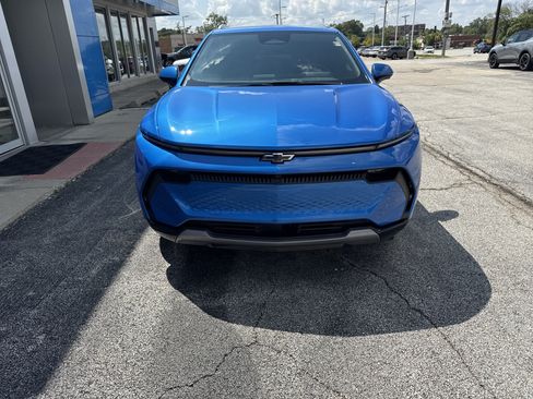 Used 2024 Chevrolet Equinox EV LT FWD image 3