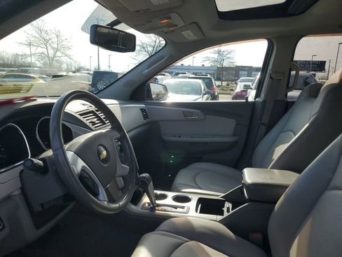Used 2010 Chevrolet Traverse LT image 11
