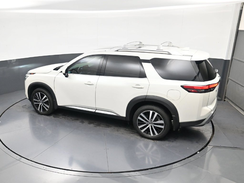 Used 2024 Nissan Pathfinder Platinum FWD image 32