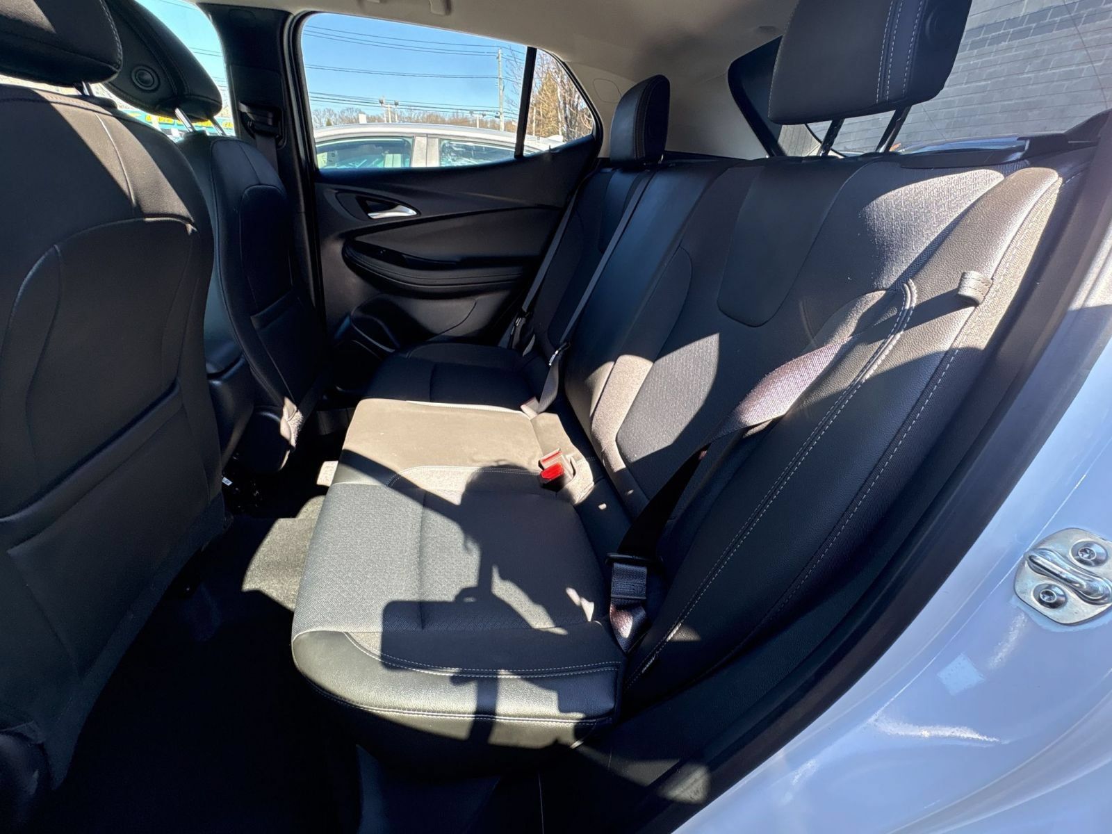 Used 2025 Buick Encore GX Preferred AWD/4WD image 10