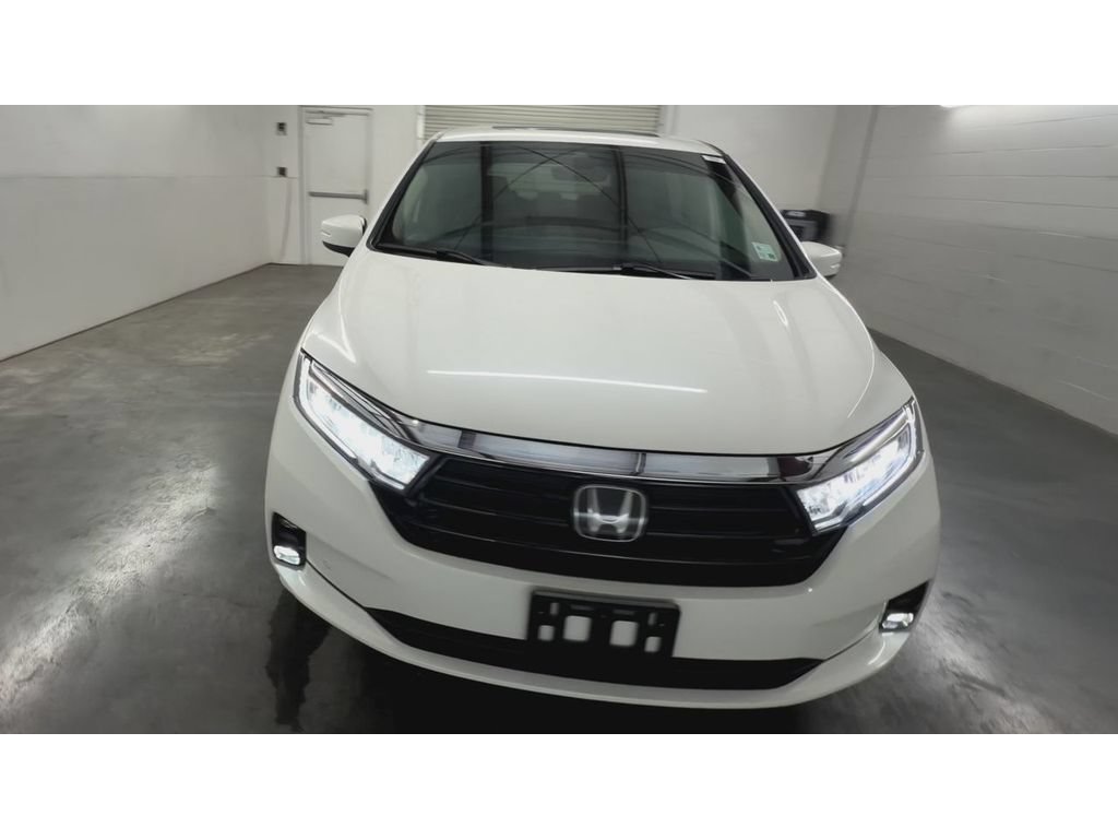 Certified 2024 Honda Odyssey Touring image 3