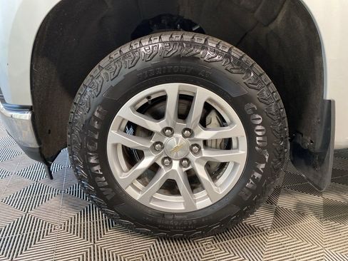 Used 2022 Chevrolet Silverado 1500 LT AWD/4WD image 10