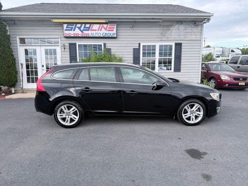 Used 2015 Volvo V60 T5 Premier FWD image 1