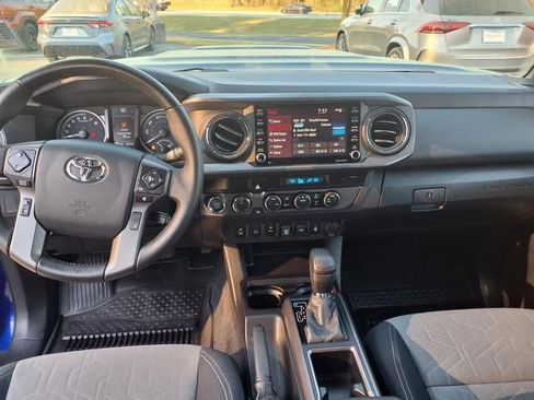 Used 2023 Toyota Tacoma TRD Sport w/ Technology Package image 9