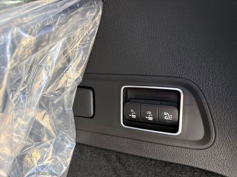 New 2026 Mercedes-Benz GLS 450 4MATIC image 29