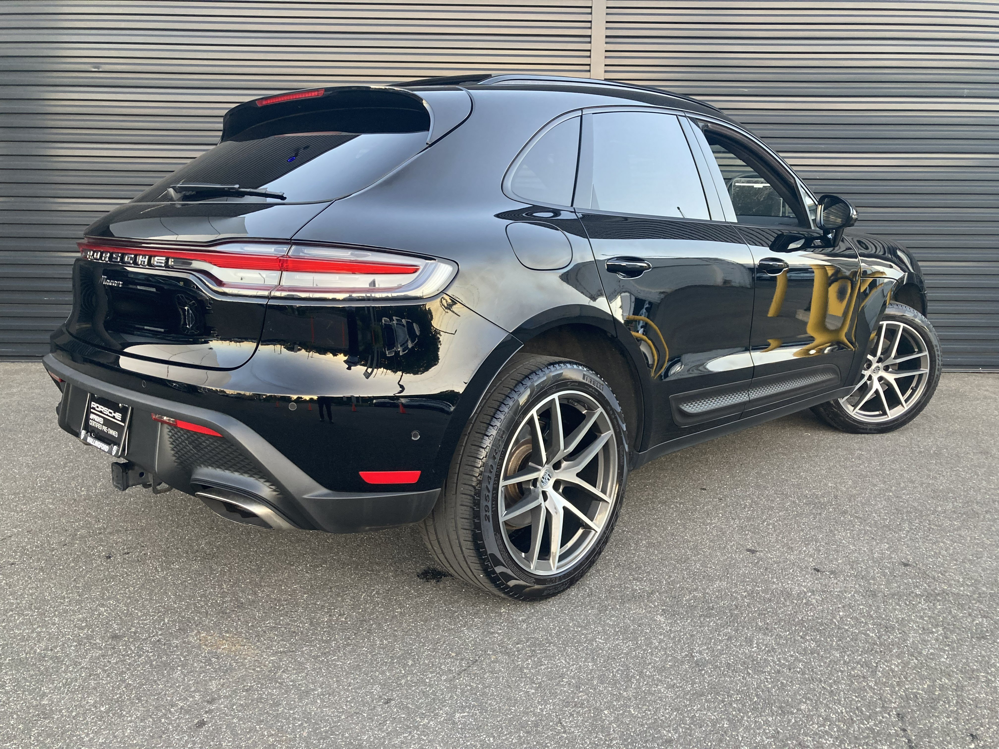 Certified 2024 Porsche Macan AWD/4WD image 9