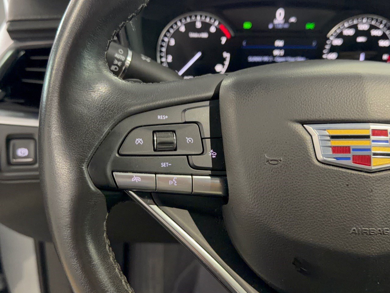 Used 2024 Cadillac XT6 Luxury FWD image 18
