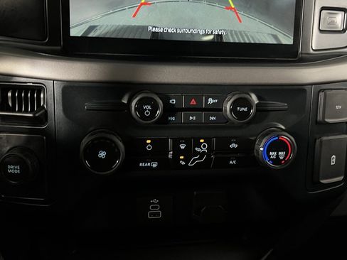 Used 2025 Ford F150 XLT image 19