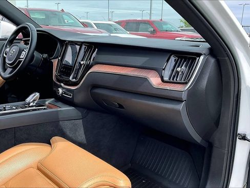 Used 2023 Volvo XC60 B5 Ultimate w/ Climate Package AWD/4WD image 19
