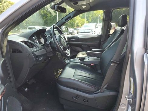 Used 2018 Dodge Grand Caravan GT FWD image 8