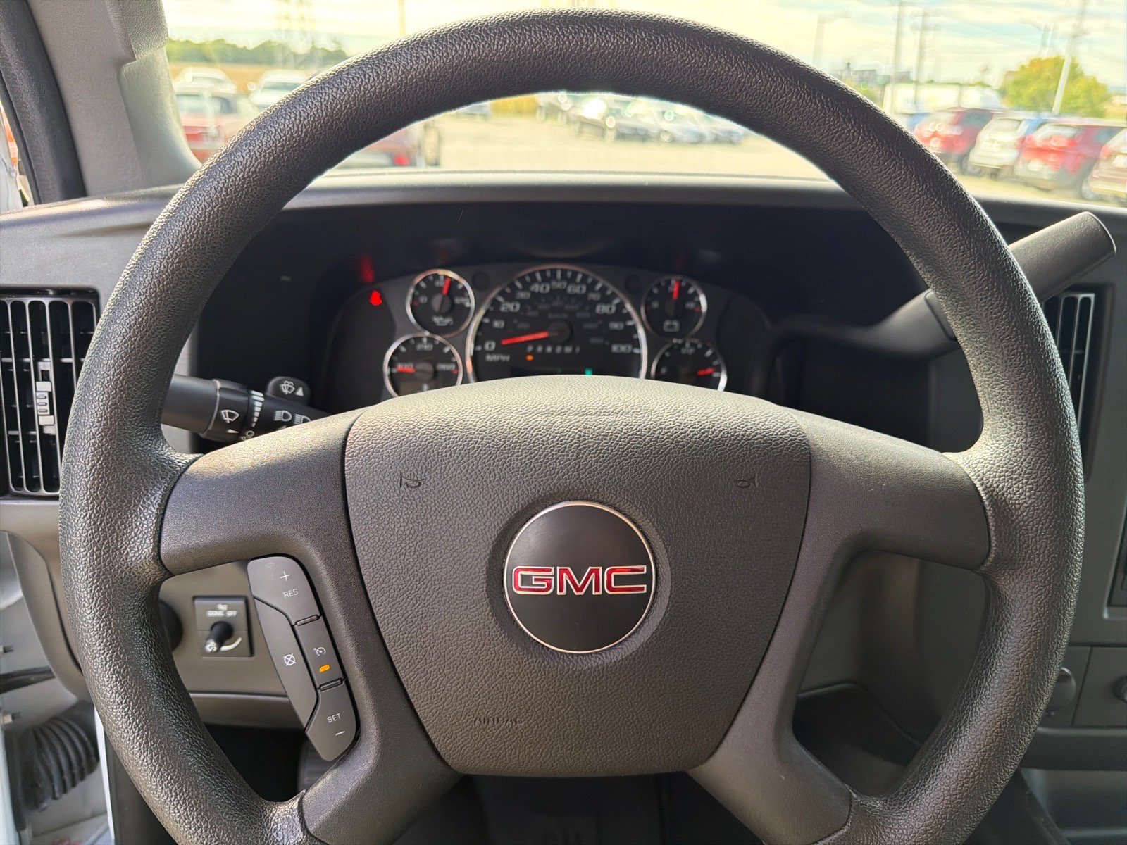 Used 2025 GMC Savana 3500 LT w/ LT Preferred Equipment Group RWD image 13