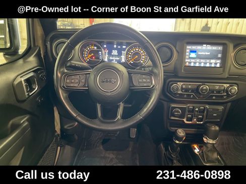 Used 2022 Jeep Gladiator Sport AWD/4WD image 17