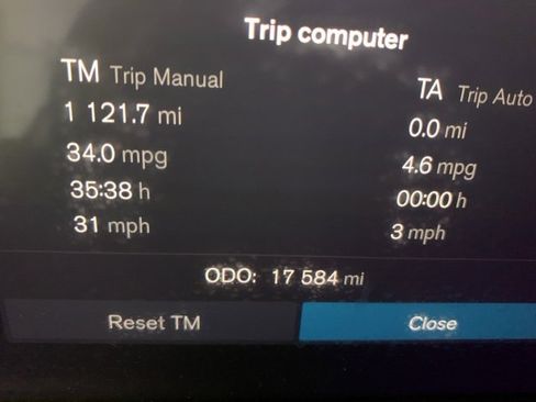 Certified 2025 Volvo XC60 B5 Plus image 11