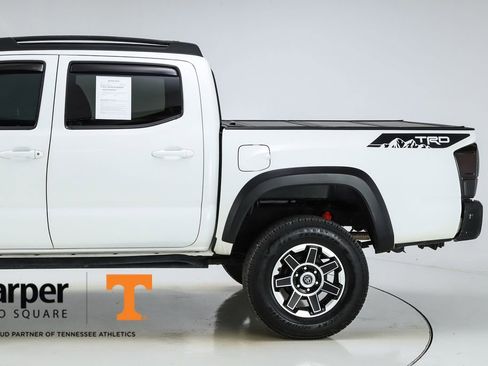 Used 2018 Toyota Tacoma TRD Off-Road image 41