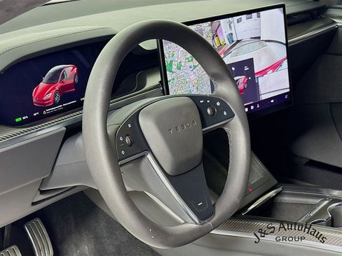 Used 2022 Tesla Model S Plaid image 10