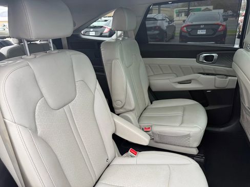 Used 2023 Kia Sorento SX Prestige image 32