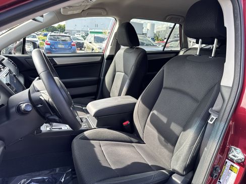 Used 2019 Subaru Outback 2.5i Premium AWD/4WD image 11