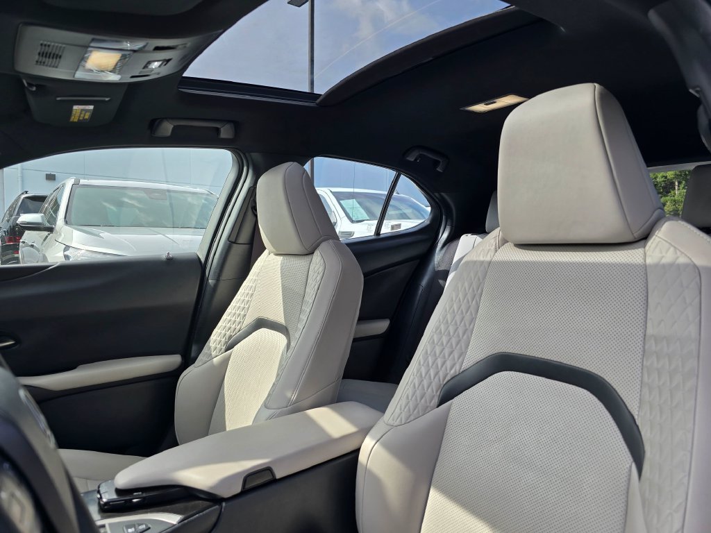 Used 2020 Lexus UX 250h w/ Premium Package AWD/4WD image 21