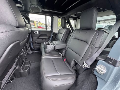 New 2026 Jeep Wrangler Unlimited Sahara AWD/4WD image 15