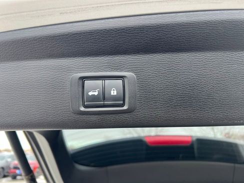 Used 2024 Mitsubishi Outlander SE image 25