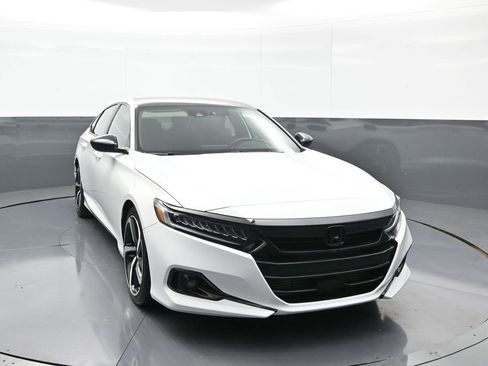 Certified 2022 Honda Accord Sport image 3