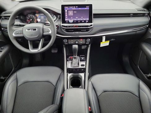 New 2026 Jeep Compass Latitude image 14