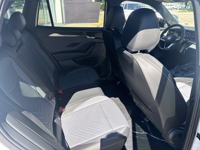 New 2026 Volkswagen Tiguan SE R-Line AWD/4WD image 15
