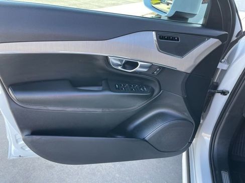 Used 2021 Volvo XC90 T5 Momentum w/ Protection Package Premier image 14