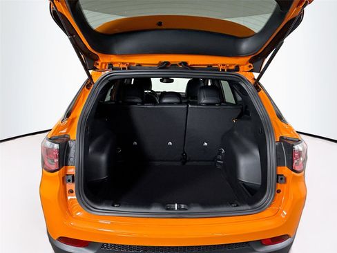 New 2026 Jeep Compass Latitude AWD/4WD image 18