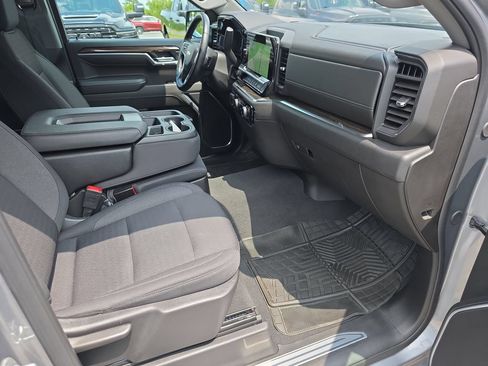 Used 2025 Chevrolet Silverado 1500 LT AWD/4WD image 31