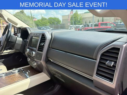 Used 2018 Ford Expedition Platinum AWD/4WD image 17