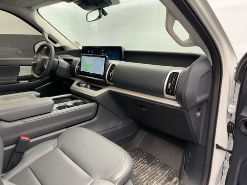 New 2026 Ford Expedition Active image 49