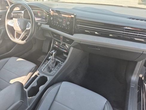 Used 2025 Volkswagen Jetta SE FWD image 31